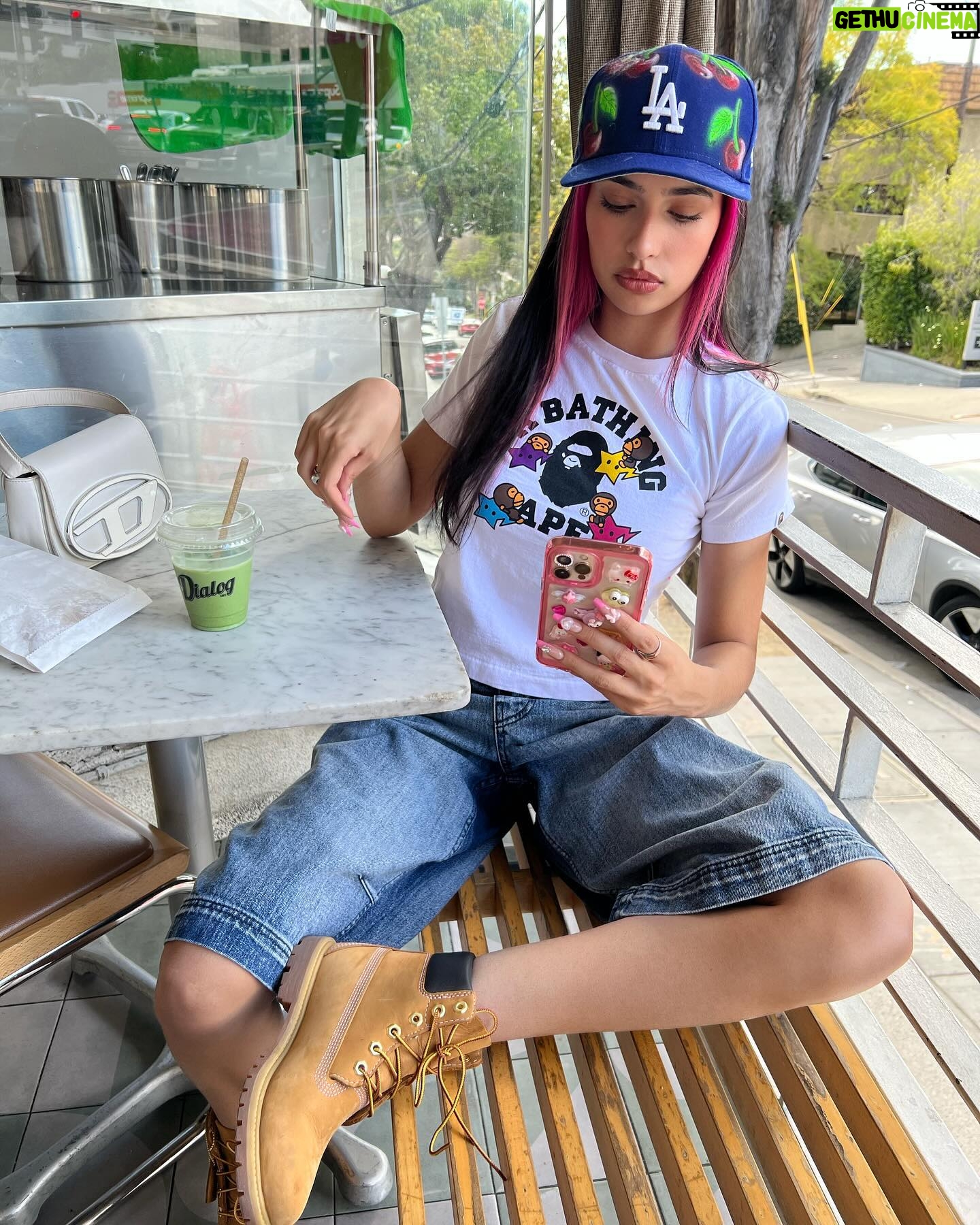 Kylie Cantrall Instagram - iām just an la girl!!!!!š