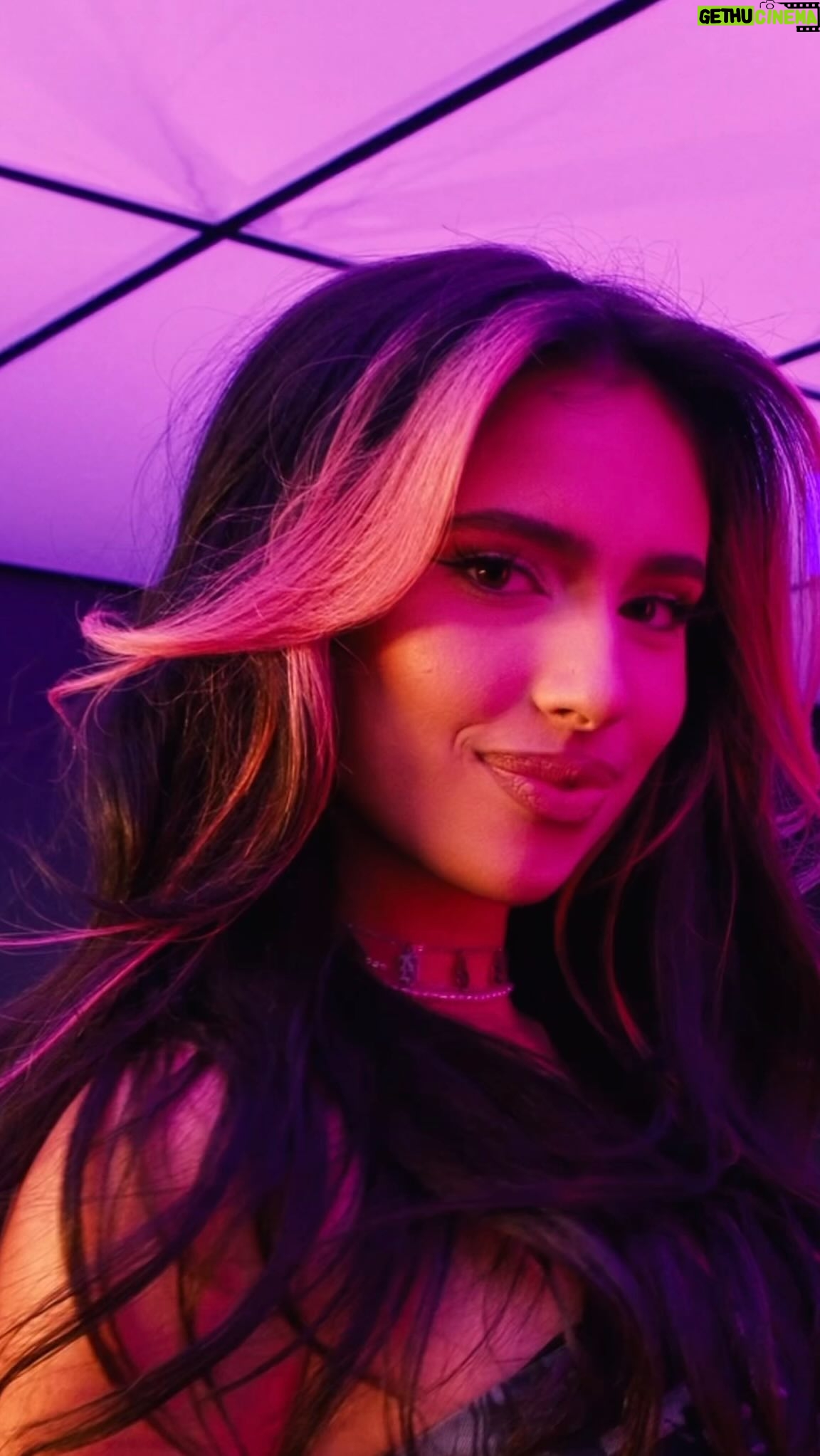 Kylie Cantrall Instagram - ELASTIC dance video OUT NOWπ€ΈββοΈππβ¨πβοΈ Shoutout to al the incredible people involved who helped bring the vision to lifeeee!!!!!! @itsmarymason my ride or dieee, youβre the most insane talent and i love creating with you!! MY INCREDIBLE DANCERS @sofiichoco @douglas_parr @miaa.clarke @_michaeltrey seriously best humans. Special thanks to @jaredrosenberg @andy_calderone @ashleyarendtmgmt @graphicsmetropolis @lil_saigon @aramisduran_ @madisoncliffordhair @domdella πππ