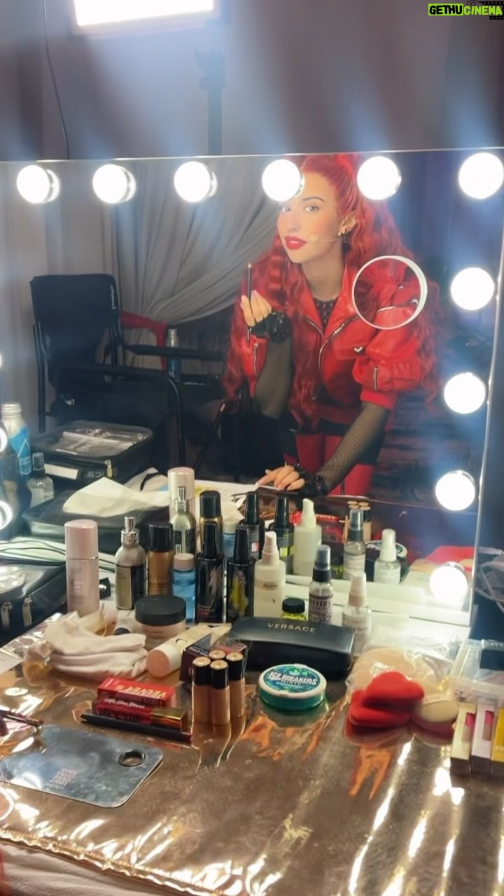 Kylie Cantrall Instagram - T minus 45 days❤️🎀🪄 #disneydescendants #theriseofred
