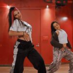 Kylie Cantrall Instagram - In honor of Unsure hitting 5 Million streams!!!!!! wanted to share this clip from @itsmarymason class the other day💘💘💘 thank you to everyone who came out to learn the choreo from the music video <33🥹💫 🎥 @rudekoji @mdcdance #unsure #kyliecantrall #explore #dance #alanwalker