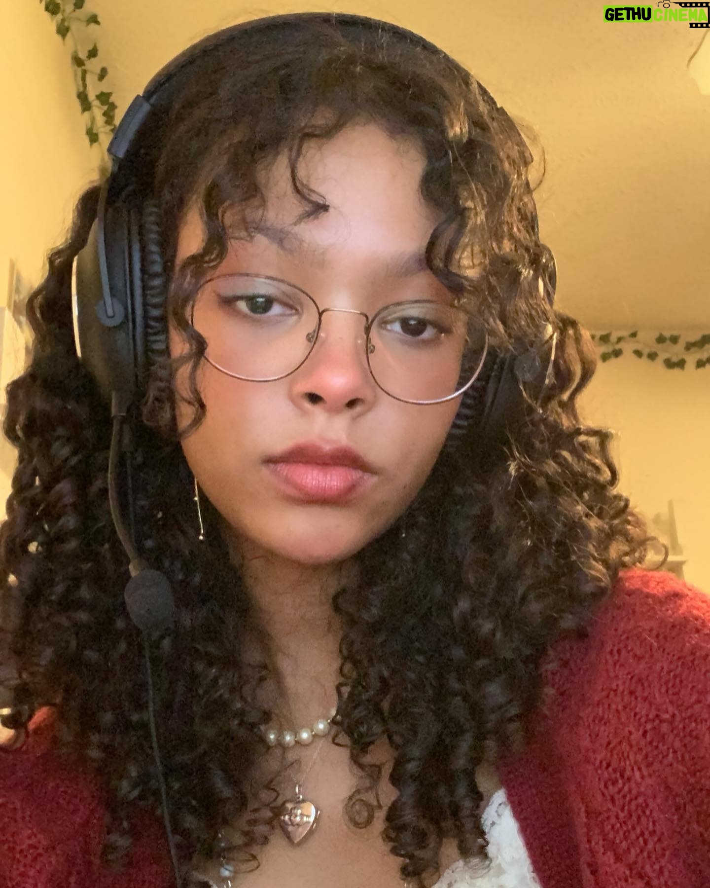 Kyliegh Curran - 6.9K Likes - december dump!