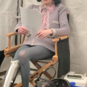 Kyliegh Curran Instagram - STRIKE IS OVER!! Here’s some silly Fall of the House of Usher bts 🐦‍⬛ if you haven’t seen it already, go watch!!!