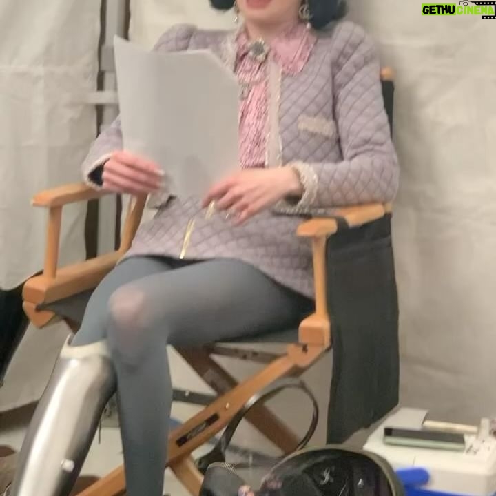 Kyliegh Curran - 10.4K Likes - STRIKE IS OVER!! Here’s some silly Fall of the House of Usher bts 🐦⬛ if you haven’t seen it already, go watch!!!