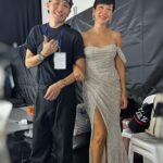 Kym Ng Instagram – 不管是演戏还是主持，我都还有很多的不足。。每一次的入围或是得奖，即是一份鼓励，也是一份推动力！我会继续向各位演员和主持人们学习🙏🏻
昨晚把最佳女主角的奖座带回家了，就还是感觉很不真实🫢
要再次感谢《陪你到最后》剧组里的每一个工作人员，以及每一个演员，感谢大家认真，用心，卖力的付出 💪🏻💪🏻💪🏻
我觉得是因为这部戏的故事写得很动人，所以让我沾了很大的便宜🤭
当然，还有幸运之神的眷顾，我才有机会被点名😜
谢谢观众朋友们，粉丝们，@kymngforever ，一直给我加油打气 ❤️
谢谢新传媒，@the_celebrityagency @dneo @authentic.living @jaeleaw @xueling @relaxkarenb Serene, Fiona .. 谢谢你们在我背后的鼎力扶持🙏🏻
谢谢 @gandavid_davidgan 每年都不厌其烦的为我们准备燕窝糖水🩷
谢谢 #PassionHairSalon @ryan_yap 为我做了个漂亮发型💕
谢谢 造型师 @jihg.21 让我华丽登场 #Berta (gown) @belleandtulle 🥰
谢谢 @yadanargems 给我穿上了绚丽夺目的 #橄榄石 首饰 💖
感谢大家的祝福🙏🏻 我会继续奋斗的😜