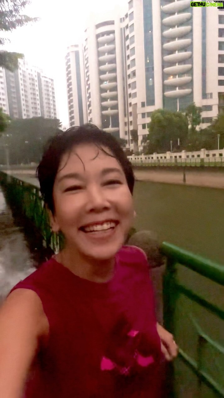 Kym Ng - 4.8K Likes - 🌧️ 🏃♀️ #cold but #shiok 😜
#keepgoing #keeprunning