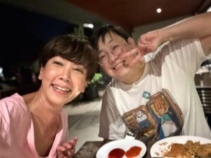 Kym Ng Instagram - Thank you @chenhanwei1969 for being such a wonderful host last night - from arranging a beautiful venue (with food and drinks), to planning the games and lucky draw segments, to getting great prizes (with the support from @yvonnelim928 )
Really grateful to our Executive Producer Doreen for making this #wrapparty possible 💕
Thank you to all of you last night for the fun and laughter 🥰🥰🥰 What a sweet and memorable ending to #天公疼憨人 ❣️❣️❣️
#Sentosa @rumoursbeachclub