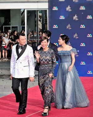 Kym Ng Instagram - #StarAwards2023 🎊 Congratulations to all the deserving winners 🥳🥳🥳🥳🥳
..and my heartfelt appreciation to :
Stylish: Ivan Goh
Outfit: @missoni 
Jewellery: @thecanarydiamond 
Hair : #PassionHairSalon @ryan_yap 
Thank you too, @kymngforever and friends for coming to show your support and love 💗 @leonweiqiang @s_leeyan @hungshuk 
#红星大奖2023