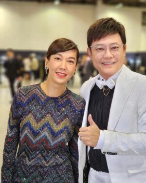 Kym Ng Instagram - #StarAwards2023 🎊 Congratulations to all the deserving winners 🥳🥳🥳🥳🥳
..and my heartfelt appreciation to :
Stylish: Ivan Goh
Outfit: @missoni 
Jewellery: @thecanarydiamond 
Hair : #PassionHairSalon @ryan_yap 
Thank you too, @kymngforever and friends for coming to show your support and love 💗 @leonweiqiang @s_leeyan @hungshuk 
#红星大奖2023