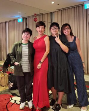 Kym Ng Instagram - at the Star Awards 2023 Gala Dinner 🎊 Bravo to all the nominated programs, and congratulations to all the winners 🥳🥳🥳🥳🥳🥳🥳
Hair by #PassionHairSalon @ryan_yap , and thank you @gandavid_davidgan for the gorgeous #davidganjewellery 💕
#sweetdreams