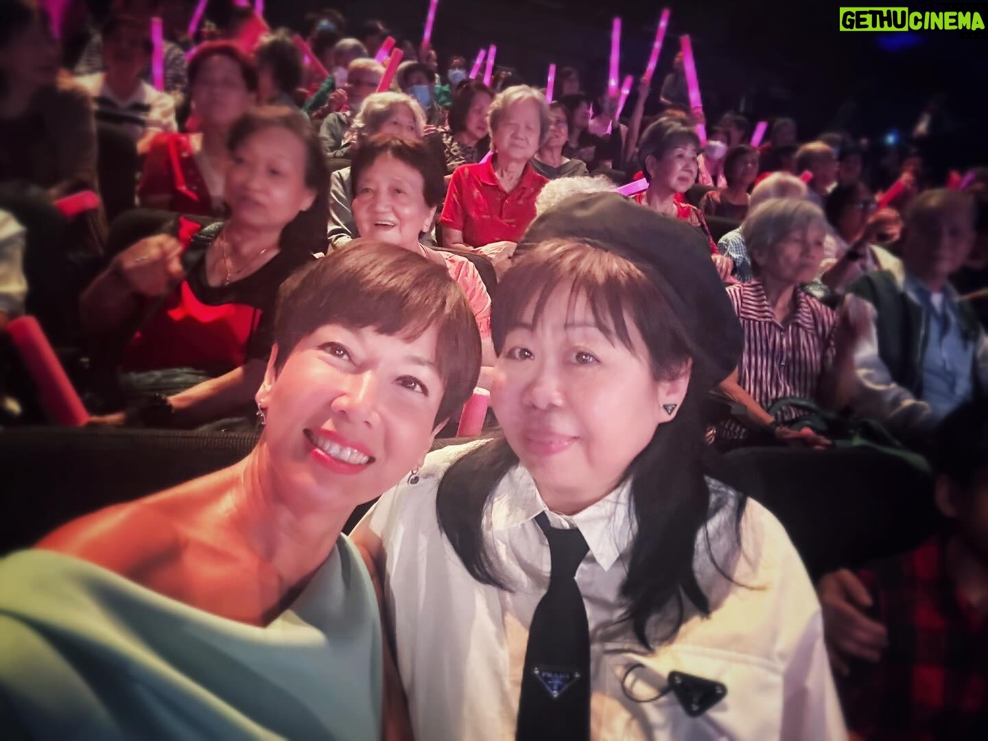 Kym Ng Instagram - when your friends are here with you #happiness ππ #TheShengSiongShow #ηΌ€ηΊ·δΈεε¨ζθ