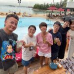 Kym Ng Instagram – Thank you @chenhanwei1969 for being such a wonderful host last night – from arranging a beautiful venue (with food and drinks), to planning the games and lucky draw segments, to getting great prizes (with the support from @yvonnelim928 )
Really grateful to our Executive Producer Doreen for making this #wrapparty possible 💕
Thank you to all of you last night for the fun and laughter 🥰🥰🥰 What a sweet and memorable ending to #天公疼憨人 ❣️❣️❣️
#Sentosa @rumoursbeachclub