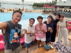 Kym Ng Instagram - Thank you @chenhanwei1969 for being such a wonderful host last night - from arranging a beautiful venue (with food and drinks), to planning the games and lucky draw segments, to getting great prizes (with the support from @yvonnelim928 )
Really grateful to our Executive Producer Doreen for making this #wrapparty possible 💕
Thank you to all of you last night for the fun and laughter 🥰🥰🥰 What a sweet and memorable ending to #天公疼憨人 ❣️❣️❣️
#Sentosa @rumoursbeachclub