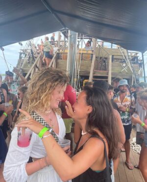 Kyra Isako Smith Instagram - costa rica > panama🌺🐬💞🍸🗺🌴