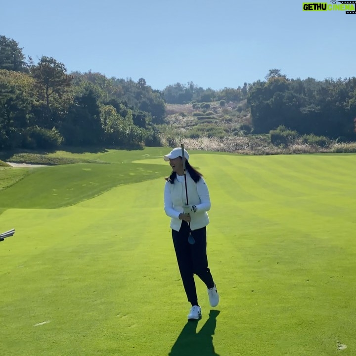 Kyung Soo-jin Instagram - ⛳️ 골프 신생아..👶🏻 골린이가 되어보자!!