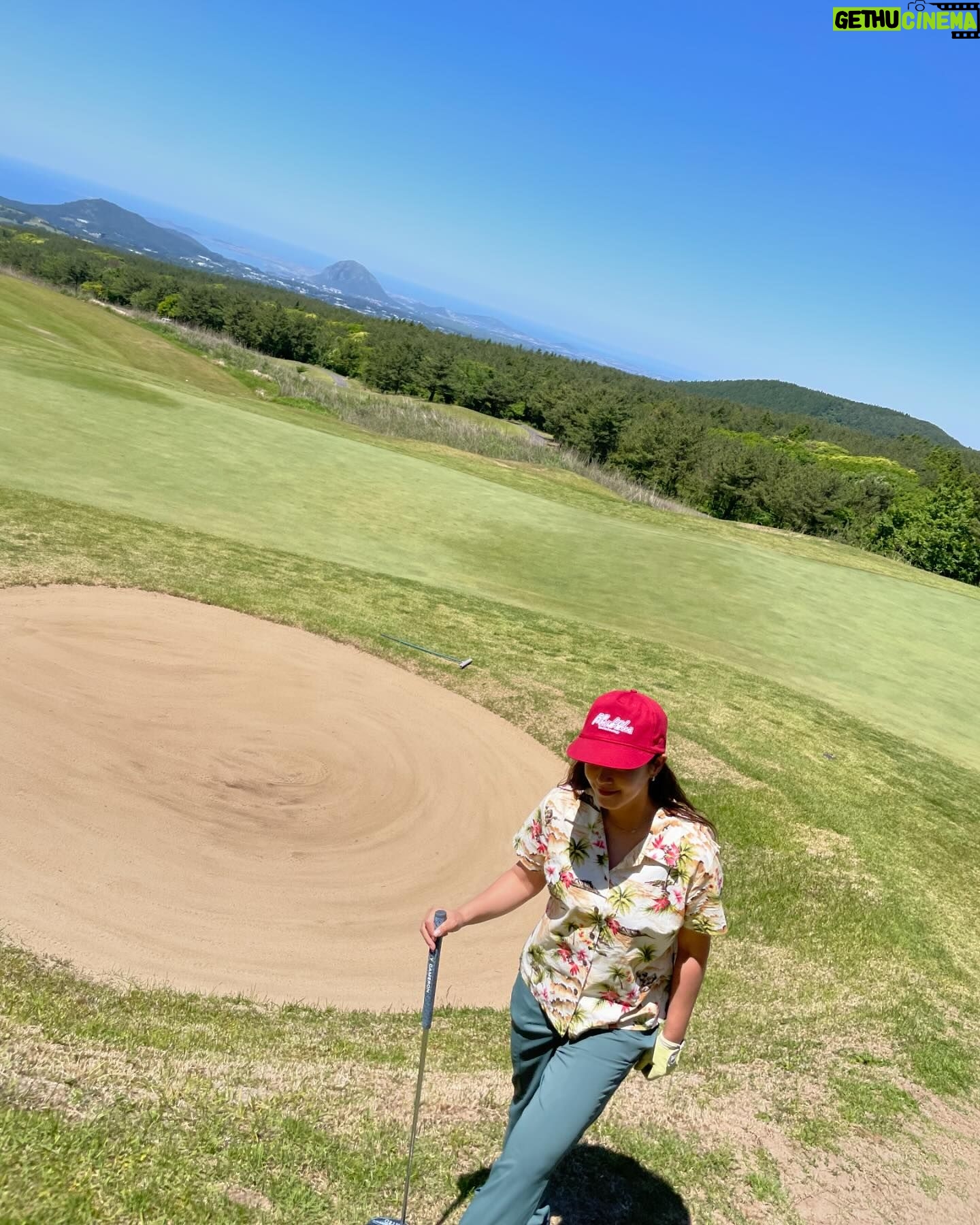 Kyung Soo-jin Instagram - 볼카노cc 오션뷰 맛집🏝️🏌🏻♂️⛳️🩵