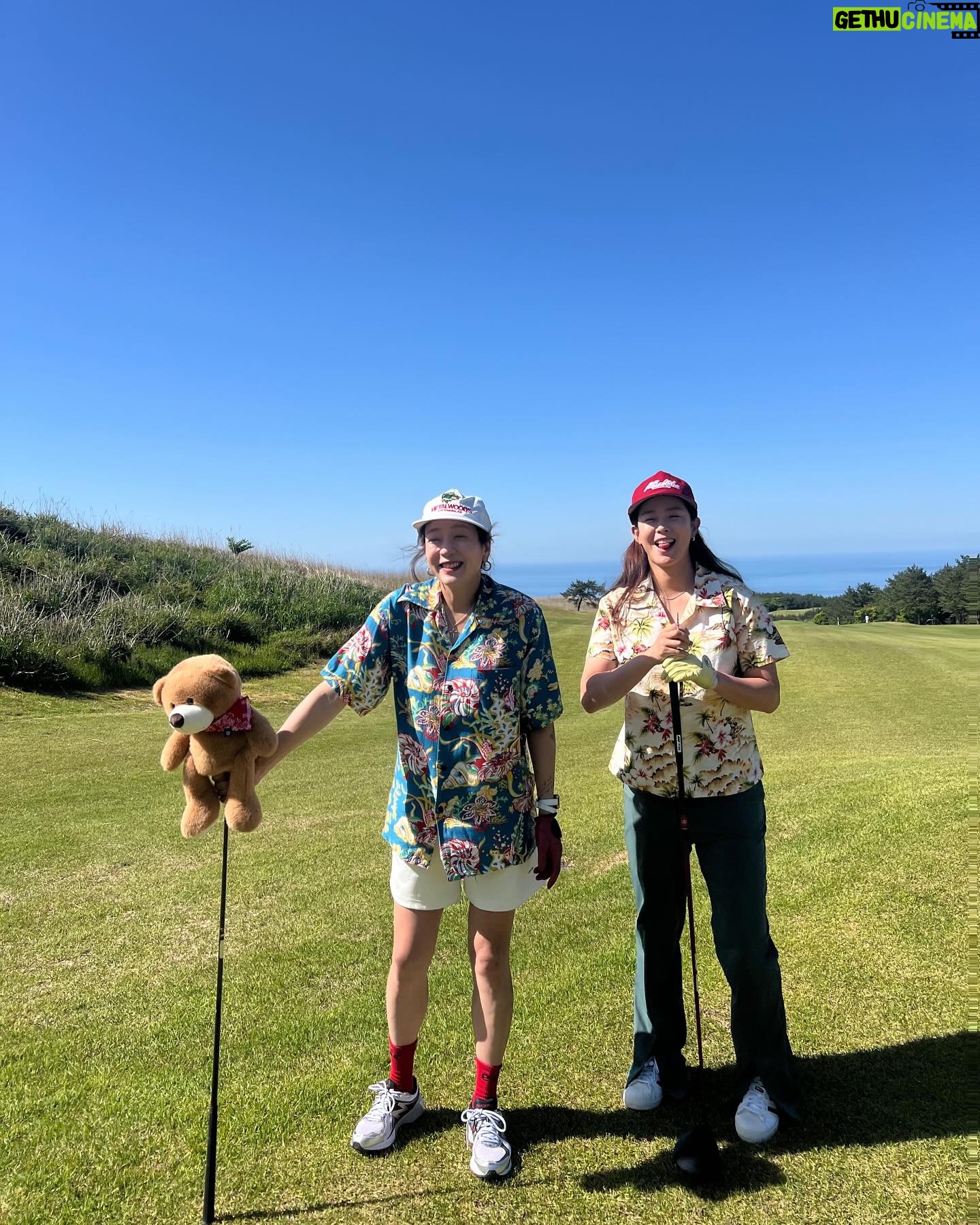 Kyung Soo-jin Instagram - 볼카노cc 오션뷰 맛집🏝️🏌🏻♂️⛳️🩵