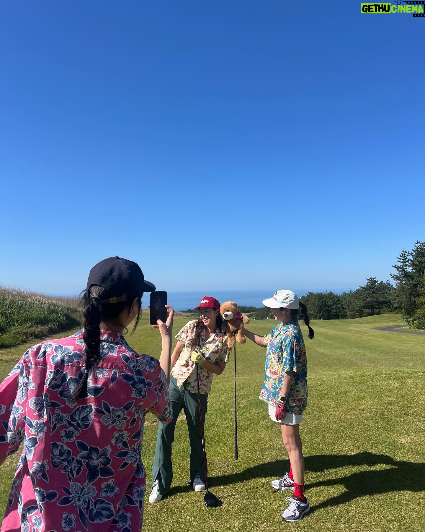 Kyung Soo-jin Instagram - 볼카노cc 오션뷰 맛집🏝️🏌🏻♂️⛳️🩵