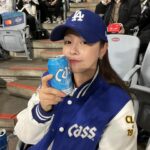 Kyung Soo-jin Instagram - mlb 서울시리즈 직관!!! 역시 야구는 치맥이지!! #카스 #카스라이트#ad @official.cass