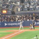 Kyung Soo-jin Instagram - mlb 서울시리즈 직관!!! 역시 야구는 치맥이지!! #카스 #카스라이트#ad @official.cass