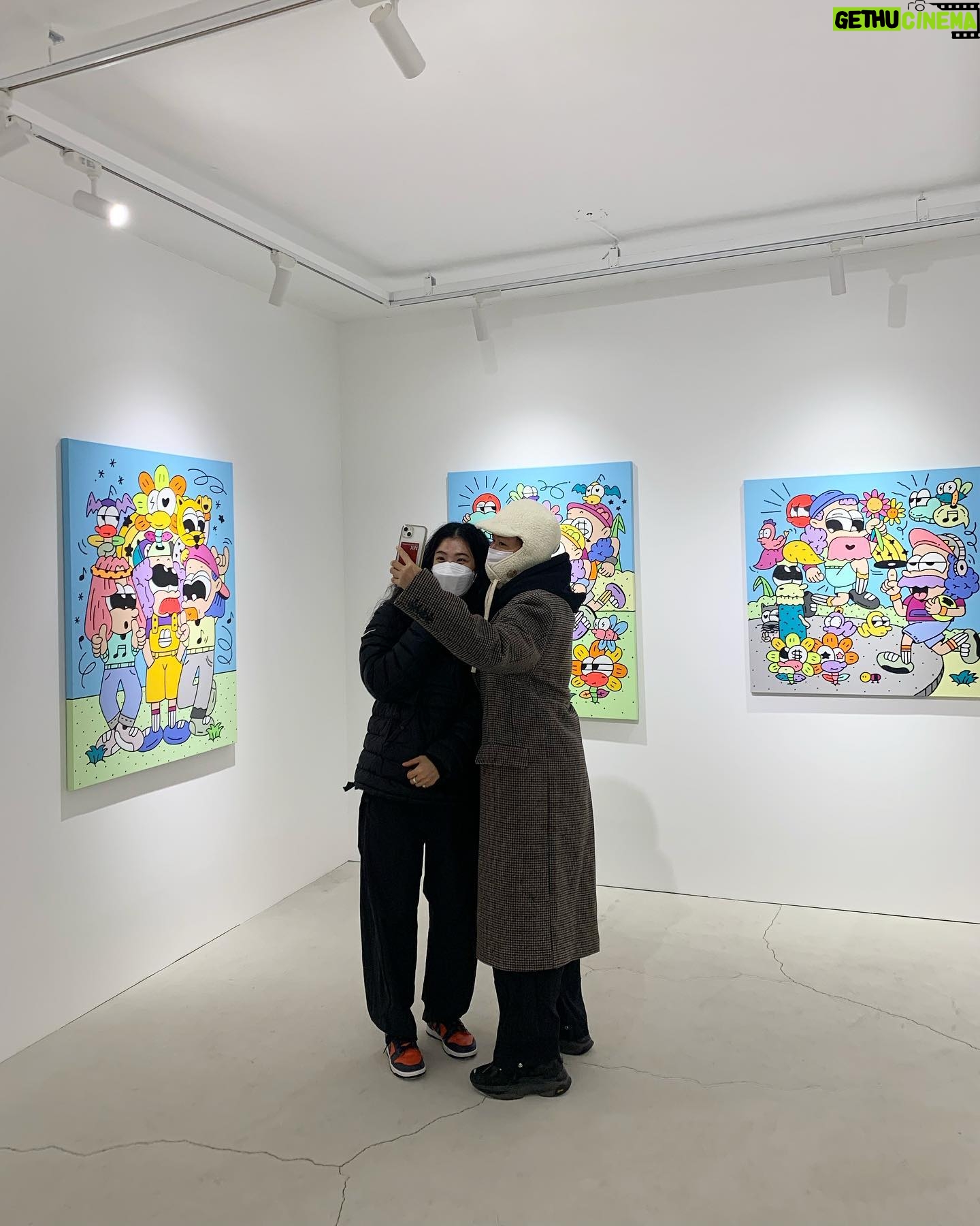 Kyung Soo-jin - 8.1K Likes - Yg사옥 체험단
갱얼쥐 느낌으로 구내식당에서 밥도 먹구 
탁구도 치고 전시도 보고 스트레스 검사도 받고 ㅎㅎㅎ
#와이지와이지패밀리#알면최소30대