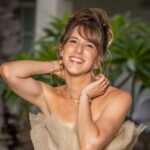 Léa François Instagram – Plaisir d’avoir shooter pour vous @emmamag.oi 🥰

Merci talentueux @lionelghighi_off 📷 et merci cher @christopheguillarme 👗@lovipinstitut 💇‍♀️