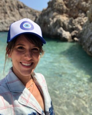 Léa François Instagram - C’était le dernier jour en Crête avec une jolie virée sur la plage de Seitan 🧿
C’était trop chouette!!! 🤩

#vivelacrete #vacances #familytime