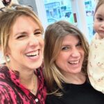 Léa François Instagram - Aujourd’hui je suis passée faire un coucou à Priscilla et… j’ai essayé toute sa boutique 🤣🫣 J’vous mets quelques photos parce que je les trouve drôles, que j’étais pas rentré dans un magasin depuis que j’ai des gosses (fallait immortaliser ça 😅) mais surtout parce que j’aime tout dans son joli vestiaire ! Merciii pour ces good vibes mais la prochaine fois, on se voit dans un café, ce sera moins risqué! 🤭 @levestiairede.zoe