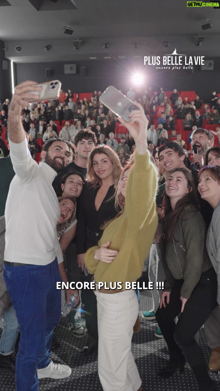 Léa François Instagram - Quelle journée ! 😍 Merci d’avoir été si nombreux à partager avec nous cette journée spéciale 𝙋𝙡𝙪𝙨 𝙗𝙚𝙡𝙡𝙚 𝙡𝙖 𝙫𝙞𝙚, 𝙚𝙣𝙘𝙤𝙧𝙚 𝙥𝙡𝙪𝙨 𝙗𝙚𝙡𝙡𝙚 ✨ Au programme : tournoi de pétanque avec les comédiens et découverte du 1er épisode en avant-première 🔥 Rdv demain à 13h40 pour vivre le début de cette nouvelle aventure ! 🫶