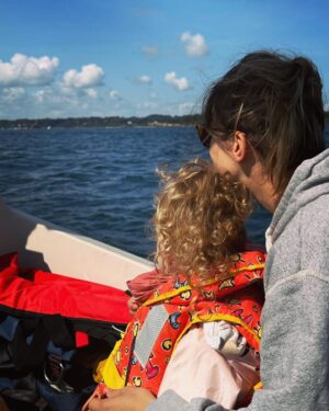 Léa François Instagram - Vacances, Bretagne, famille et chaleur… (dans nos cœurs :p) 

#cotedarmor #bretagne #famille
