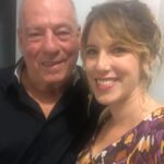 Léa François Instagram - Michel… 💔 Un vrac de photos avec toi.. 10… parce que c’est le max sur Insta. Tu m’as souvent dit que tu m’avais connu enfant, et qu’c’était incroyable de m’voir devenir maman… C’est vrai qu’j’en ai passé des caps à tes côtés. Quasi quotidiennement Sous ton regard bienveillant Je pense à ta famille Et à celle de plus belle Ton sourire qui pétille… Je t’aime. Ta péronnelle 🥹
