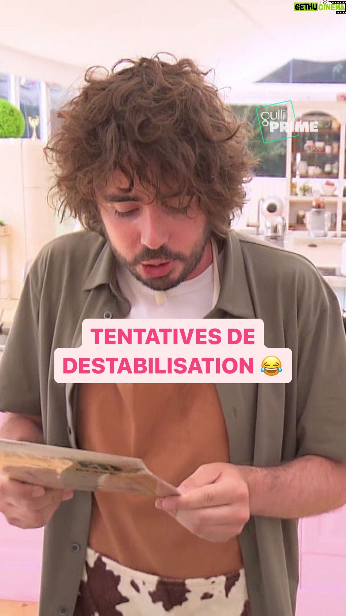 Léa François Instagram - Quand toutes les célébrités se mettent à lire la recette en même temps à voix haute pour gêner les autres, ça donne ça ! 😂 RDV lundi 26 février à 21h05 dans GulliPrime pour le Meilleur Pâtissier Célébrités présenté par @lacuisinedemercotte et @tarayrenorbert avec @ericetquentin , @_theofernandez et @leafrancoisoff ! 🍰💚