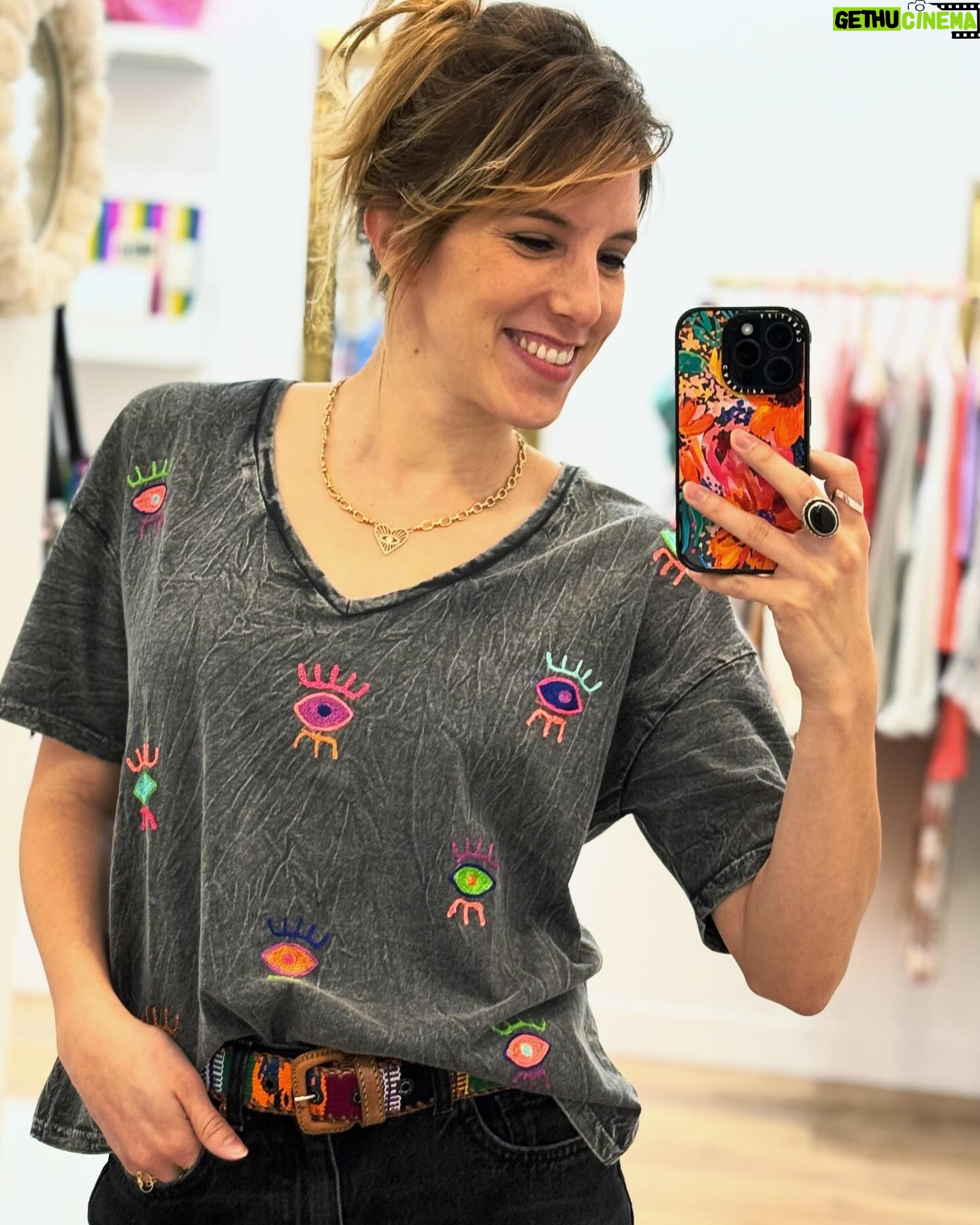Léa François Instagram - Suite à mon précédent post, @levestiairede.zoe m’a proposé de vous faire gagner un bon d’achat de 100€ sur leur site alors si ça vous dis de participer : - suivez nos 2 comptes - & invitez quelqu’un en com’ Belle journée ;-) Tirage au sort par le compte @levestiairede.zoe (qui prendra contact avec la gagnante en MP mardi 16 avril - concours exclusivement sur insta)