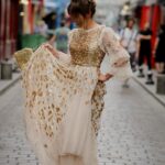 Léa François Instagram - Hier, direction le sublime défilé de @christopheguillarme ! Merci @mariepaola_bh pour ces chouettes clichés 🌹 #parisfashionweek #pfw #christopheguillarme