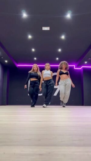Léa Haddad Instagram - Mon premier cours de danse depuis la star academy avec @ferielgharbi au @le16.9studio alors vous en pensez quoi ? ❤️‍🔥
