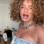 Léa Haddad Instagram – Journée Tiktok avec ma @carladonaoff 💖 C’est ma nouvelle passion !