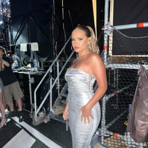 Léa Haddad Instagram - Je suis trop fier d’avoir chanté mon single « plus fort » devant 10k personnes
 je vis vraiment un rêve éveillé. 
Merci d’être de plus en plus nombreux chaque jour. 
Hâte de partager la suite avec vous
@tf1 @lachansondelannee 

Stylisme @baud_jerome @redaramdani_ 
Make up @melissasoukeyna 
Hair @fatoudidmyhair