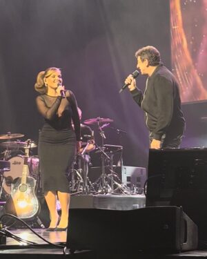 Léa Haddad Instagram - Trop fière d’avoir chanté avec Patrick. 
J’ai enfin réalisé mon rêve 😍 Patrick je t’aime