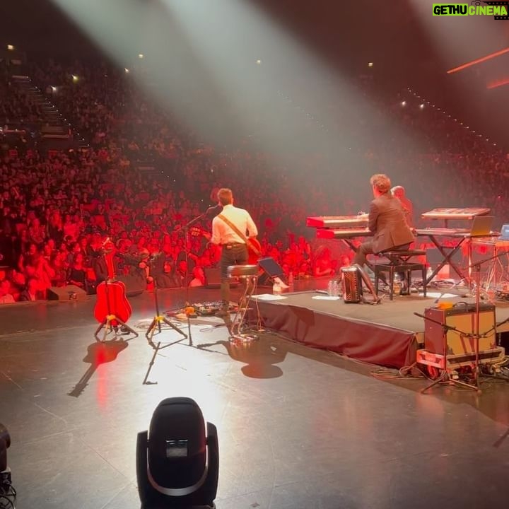 Léa Haddad - 55.9K Likes - Trop fière d’avoir chanté avec Patrick.
J’ai enfin réalisé mon rêve 😍 Patrick je t’aime