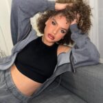 Léa Haddad Instagram – Les dos d’ânes à Paris 🙄

« Qui je suis » dispo sur toutes les plateformes 🔂