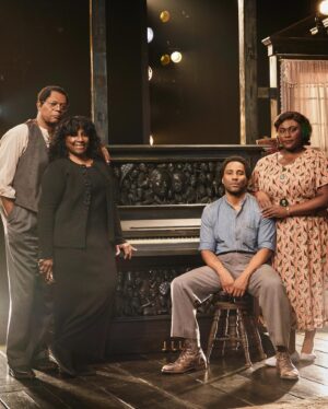 LaTanya Richardson Jackson Instagram - Wonderful news to share on the success of our 2022-23 Broadway revival of August Wilson’s The Piano Lesson! 👏🏾👏🏾👏🏾 I am so proud of the entire team behind our production, and it was an honor for me to direct for the stage! ❤️🎹🥰 Swipe to read the news via @playbill and link to full article in my Story. 

Photo by @emiliomadrid.