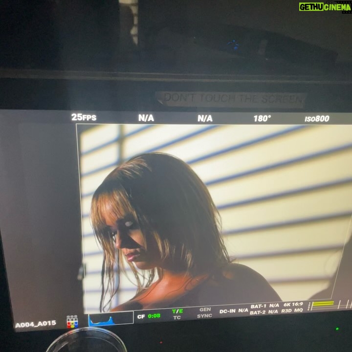 La Zowi Instagram - No te la saqué pero casi lo consigo @mariahangeliq @rojasonthebeat