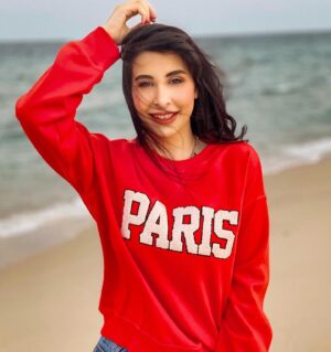 Laala Hazim Instagram - When I started counting my blessings, I realized I have everything I could ever need🧡
جان احلى غروب اشوفة بهذا اليوم 🥰.. يمكن اخذت ١٠٠٠ صورة للشمس😛 شوفو الصور الاخيرات اكو احلى من هيجي غروب😭

 #sunset #dohaqatar #autmanvibes #myhappymoments #sealine #dohalife #instagram #instaqatar #travelphotography #girlinred #peace #quiet #quiteplace #peachvibes #instairaq #dohainstagram