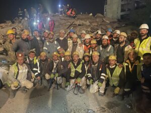 Laçin Ceylan Instagram - madencilerimiz 
hakları ödenemez 🙏🏻🙏🏻🙏🏻 #madenciler #deprem #earthquake #turkeyearthquake #miners #turkey #turkey🇹🇷 #earthquakeinturkey #thankful 
 #kahramanmaraş #gaziantep #malatya #diyarbakir #kilis #şanlıurfa #hatay #adıyaman #osmaniye #adana #antakya