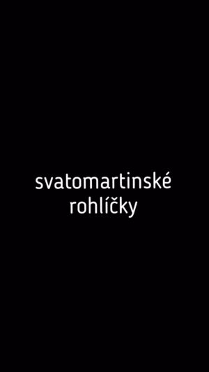Ladislava Něrgešová Instagram - Svatomartinské kynuté rohlíčky
450g hladké mouky
70g cukru plus vanilkový
100g másla
2dcl mléka
1/2 ČERSTVÉHO DROŽDÍ
2 žloutky
Citrón kůra
sůl
NECHÁME 90 minut kynout

Náplň:
200g vlašáků
50ml teplého mléka plus vanilka
RUM
100g moučkového cukru
Bílek
(Pokud dáte víc RUMu,pak přidejte namleté piškoty)
Těsto rozdělíme na 4 části. 
Kruhy na 8 trojúhelníků. Jsou to dva plechy po 16 rohlíčcích. 
Potřeme vejcem, posypeme mandlemi, a pečeme 15 minut na 180C. 
Hned po vytažení potřít máslo RUM. 
Vydržte to,a nejezte teplé! Dobrou chuť! Jo a! Předejdu otázkám: tu mísu jsem si koupila v @pokladyzpudyjablonec #svatomartinskerohlicky #spolutoupeceme