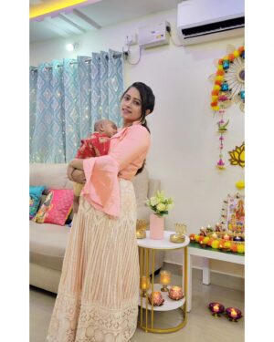 Lahari Arundhati Vishnuvazhala Instagram - 😍✨️ 2023 diwali celebration 😍✨️
Swipe for more picz 😍😍😍
My Dress: @sahasraadesigners