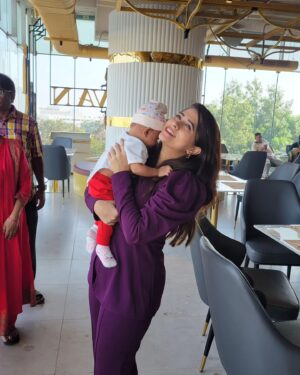 Lahari Arundhati Vishnuvazhala Instagram - Merry Christmas 🎅 🎄 ❤️ ♥️ guys
Our little one's 1st Christmas 🎄 💕 
Creating memories ✨️ 💖 🤩