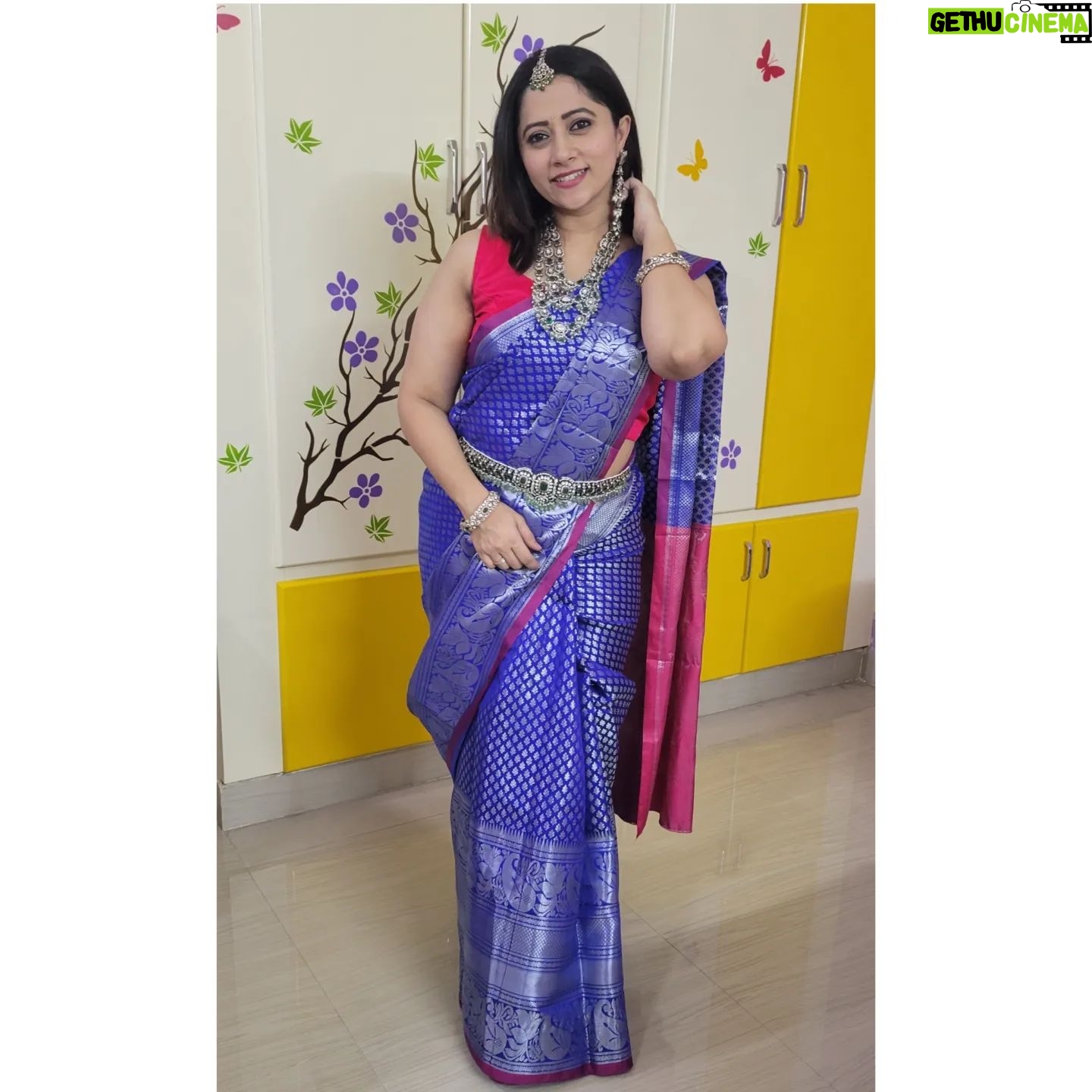 Lahari Arundhati Vishnuvazhala Instagram - Saree: @hiraninclothing 😍🥰😃