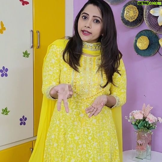 Lahari Arundhati Vishnuvazhala Instagram - Hey guys, I've been using the Tru Hair & Skin Oil with the FREE Heater for more than 3 months. It has shown great results for my hair. @truhairandskin Click on the link in my story to get an Exclusive Offer. #truhair #truhairoilwithheater #warmoil #ayurvedichairoil #ayurvedichairoilforhairfall #ayurvedichaircare #truhairoilreview
