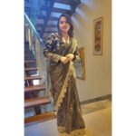 Lahari Arundhati Vishnuvazhala Instagram - 🖤🖤. Saree: @kanchi_sarees_byanvi Jewellery: @sparklesbyswathi