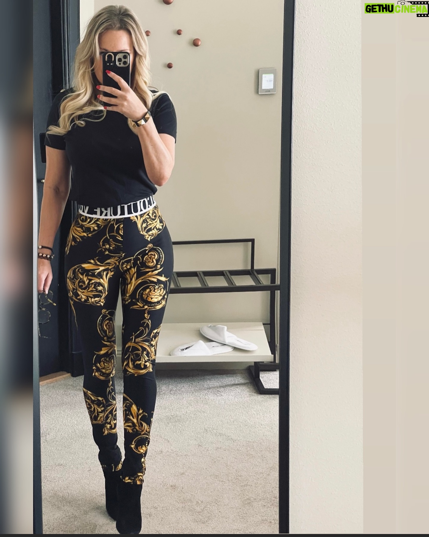 Laila Bagge - 7.8K Likes - Älskar byxorna 😍